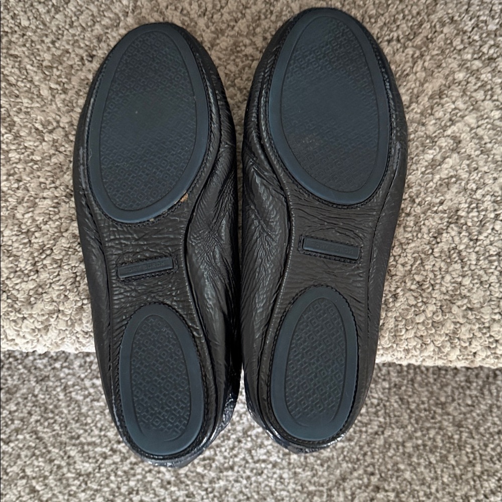 Tory Burch patent Leather Women's Ballet Flats with Logo Medallion - Picture 4 of 5